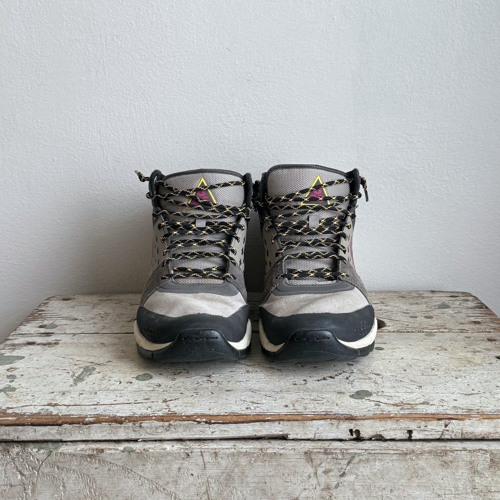 Rare Nike ACG Air Alder Mid Hiking Boots Grey Pink Brown 599660-060 Men's 11 - Picture 2 of 11